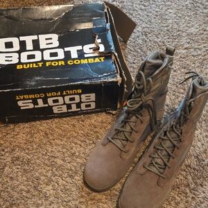 Boots Men’s Tactical Lace-Up Combat Boots in Olive